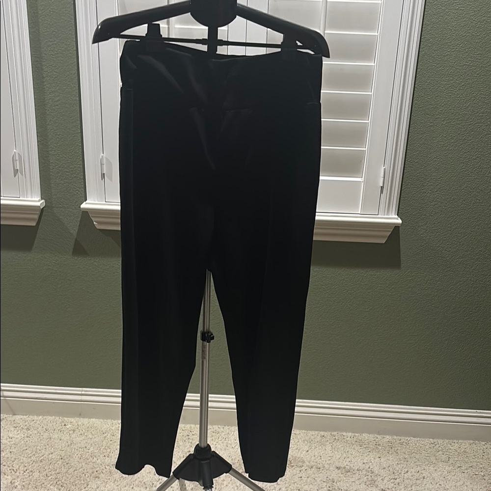 Textured Black High-Waisted Leggings